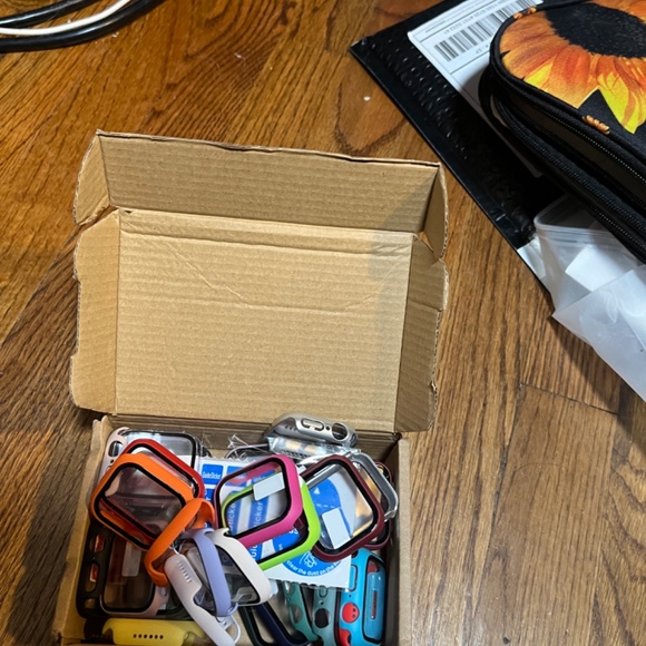 Excellent Condition-Apple Watch Series 8 S/M 41 MM Midnight- Massive Bundle - Picture 8 of 13